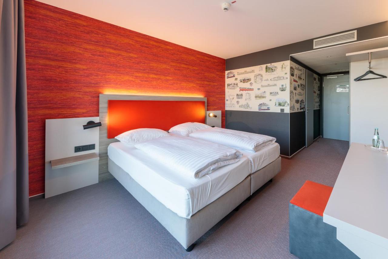 Hotel Am Ruessel Lohfelden Bagian luar foto