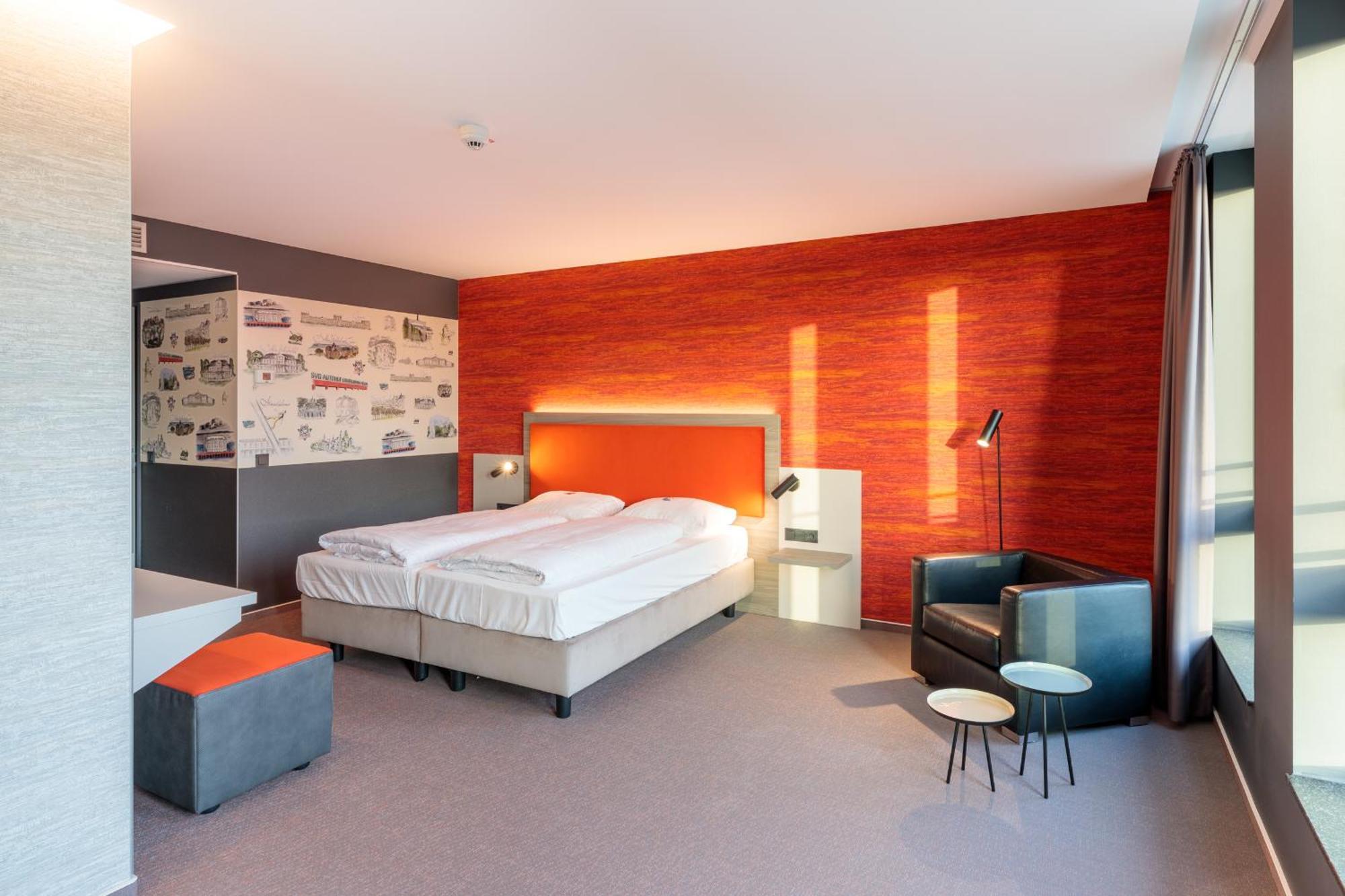 Hotel Am Ruessel Lohfelden Bagian luar foto