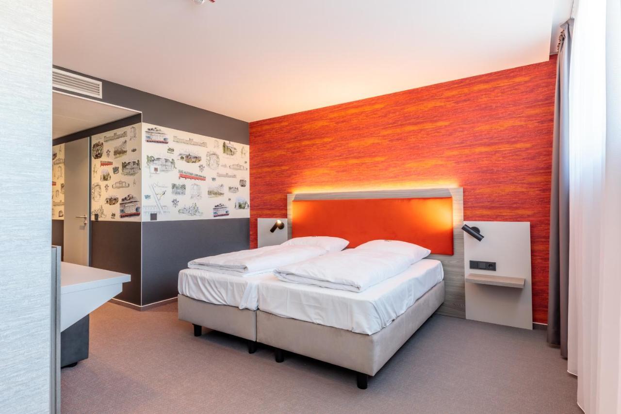 Hotel Am Ruessel Lohfelden Bagian luar foto